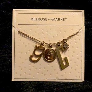 Melrose & Market Necklace in Letter G